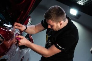 Ціни на полірування авто. Поклейка захисних плівок 